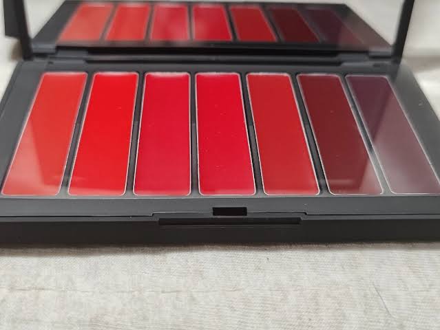 NARS Audacious Lipstick Palette - Forget Me Not