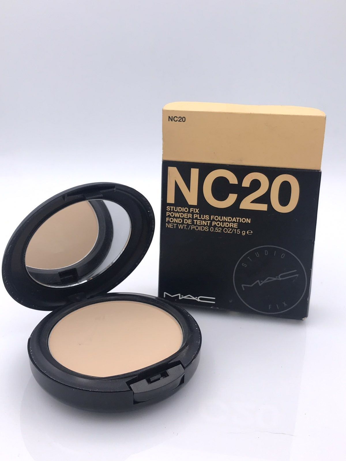 Mac Studio Fix Powder Plus Foundation (NC20)